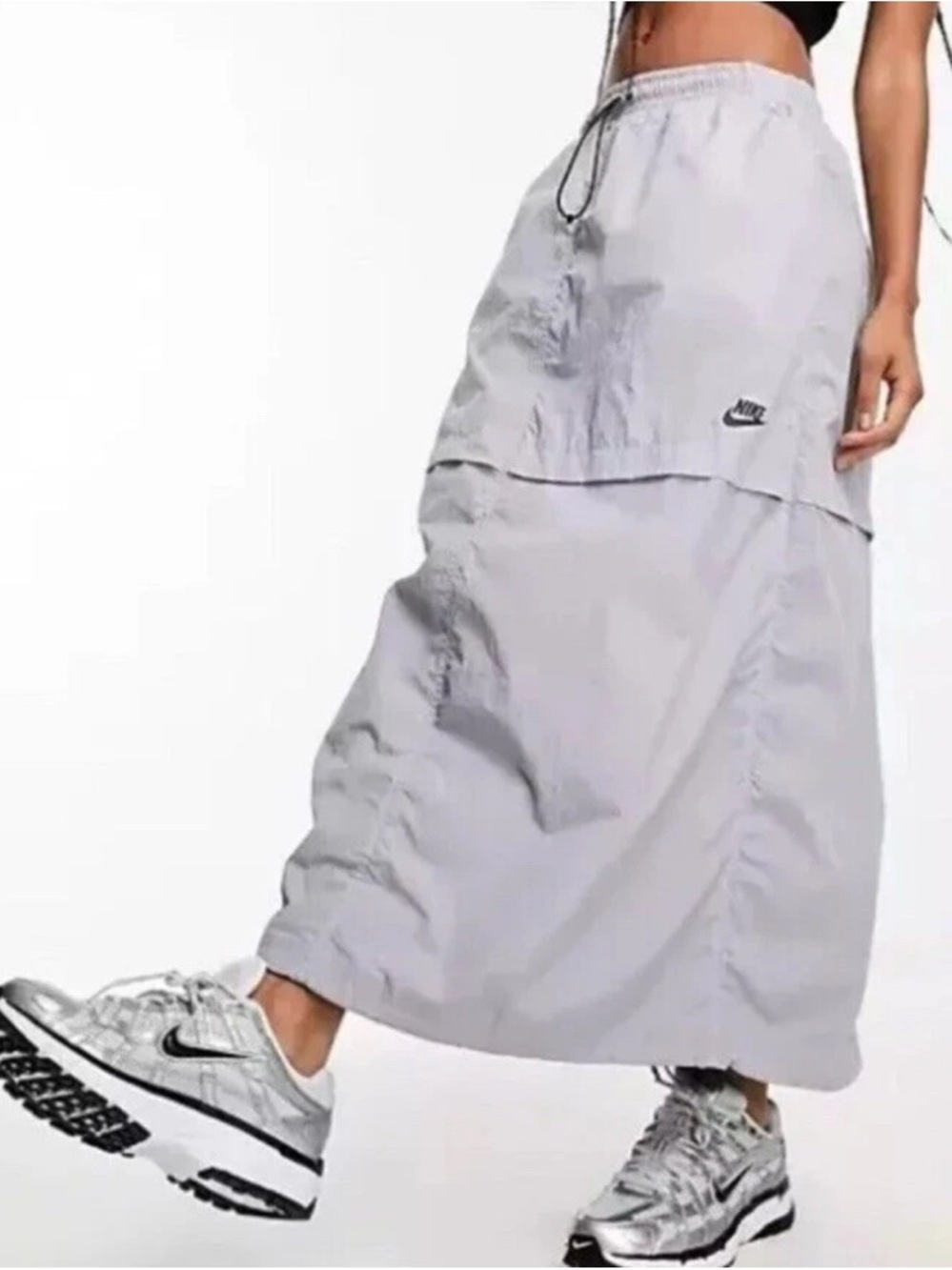 Nike Women's
Sportswear
Water
Resistant
Nylon Maxi
Skirt size Medium - Picture 3 of 16